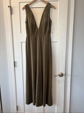 Jenny Yoo Olive Women’s Green Formal Deep V Logan Stretch Velvet Dress 10